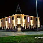 Maison d'hôtes Sunrise Apartmanhaz 4*