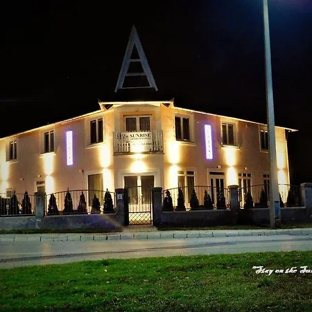 Pensiune Sunrise Apartmanhaz 4*