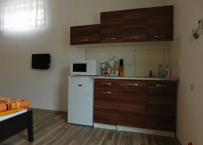 Sunrise Apartmanhaz Pensjonat 4*